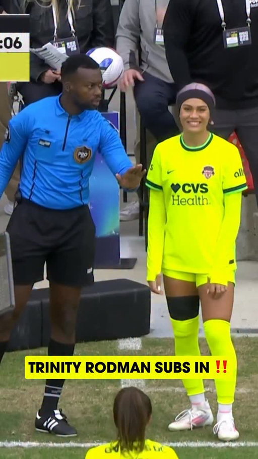 Rowdy Audi erupts as Trinity Rodman checks in for the semifinal in the 88th minute 👏