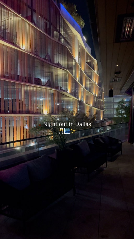 Spend the night out with me in Dallas, TX 🍾🌃 #dallastx #gno @komododallas @beverlysrestaurant