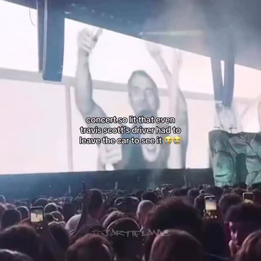 Travis Scott’s driver went to see his concert instead of waiting in the car 😂🌵

🎥: @jartiflame