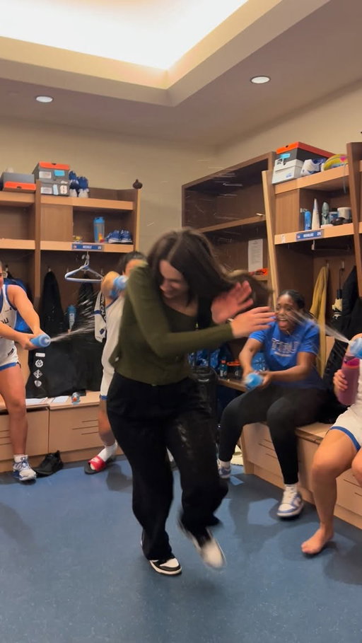 BIG W FOR COACH STEF 🥹

#BeBold | @tmubold
📱@chryss___