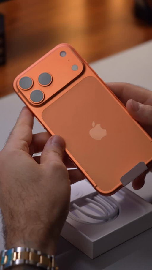 Unboxing the iPhone 17 Pro Max in Orange 🧡
#iphone17pro #iphone17promax #iphone