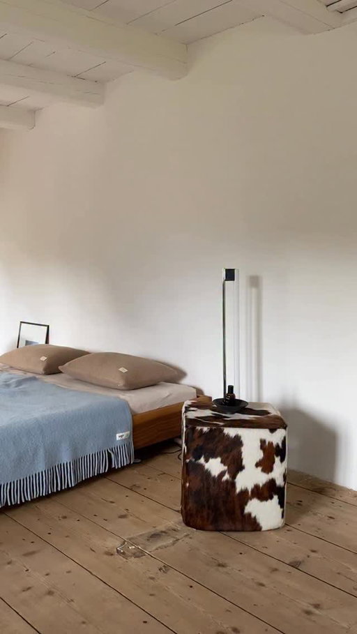 another one from the mountain diaries - happy Sunday 🤎👩‍🌾🌿
#interior #design #switzerland #interiorinspo #openingshift #slowliving #architecture