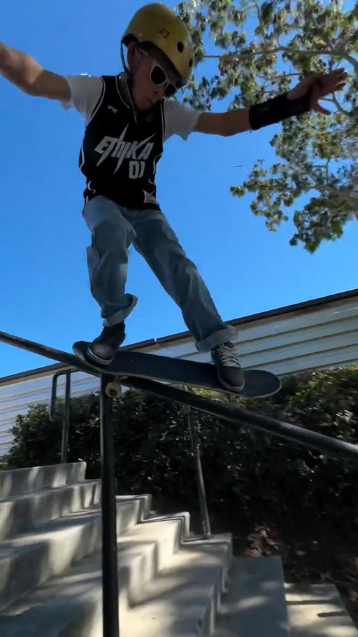 12 tricks for my 12th year 🎉🛹 Celebrating another trip around the sun ☀️ 

📲 @drpurpleteeth 

#BirthdayVibes #SkateLife