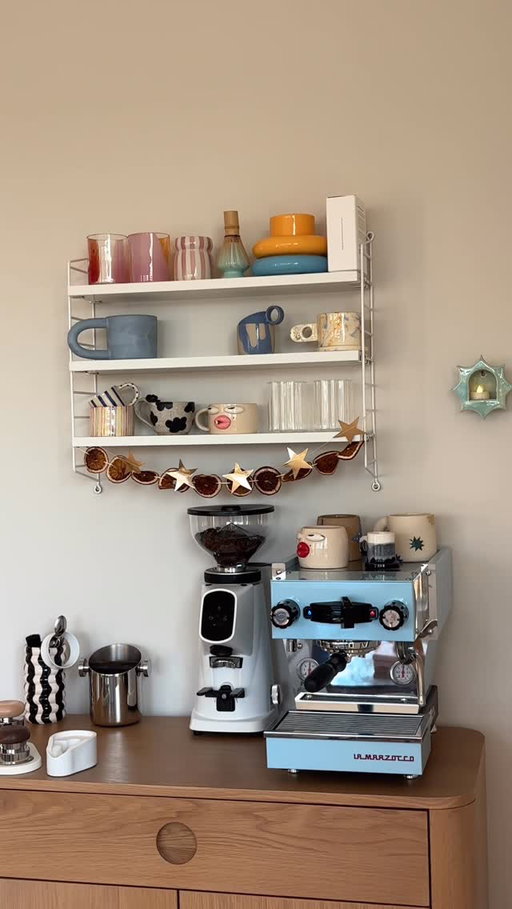 coffee to fuel for a reading sunday 📖✨🧚🏻.
.
.
#espresso #latteart #aesthetic #espresso #ceramics #mugs #lineamicra #fiorenzatoallground #tamper #cups #blue #colorful #coffee #icedcoffee #coffeeroutine #coffeemorning #milk #article #stringshelves #coffeebygracee