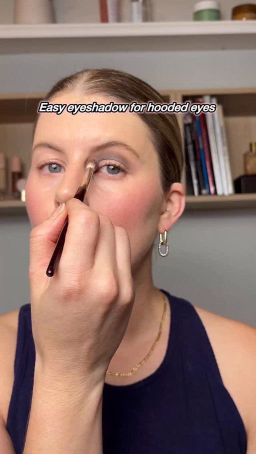 Hooded eyes don't need a ton of complicated eyeshadow

Keep things simple and focus more on enhancing your other features!!

PS: LMK if you have other questions about hooded eyes and make@sure to follow me for more pro advice 

#hoodedeyes #eyeshadowtutorial #easymakeup