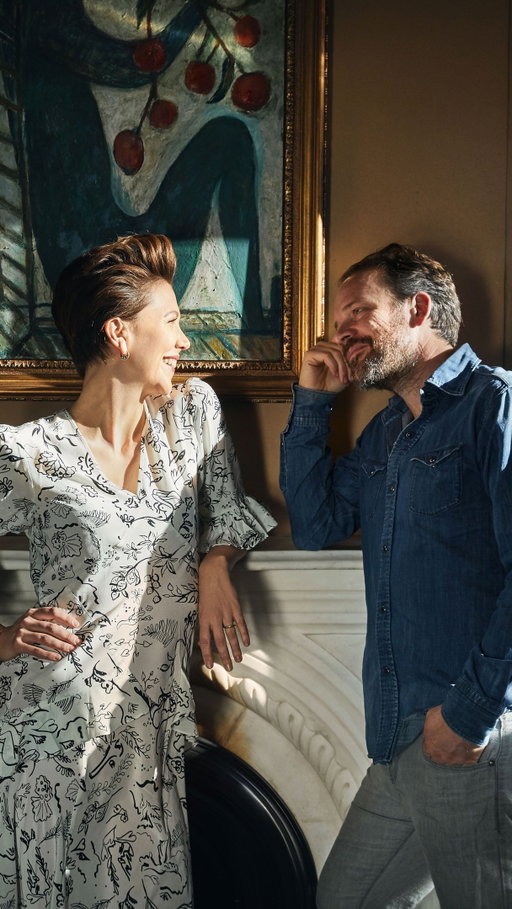Wishing Maggie Gyllenhaal (@mgyllenhaal) a birthday spent curled up by one of her Brooklyn brownstone fireplaces, surrounded by family and a few rescued felines.

Revisit the tour at the link in bio.