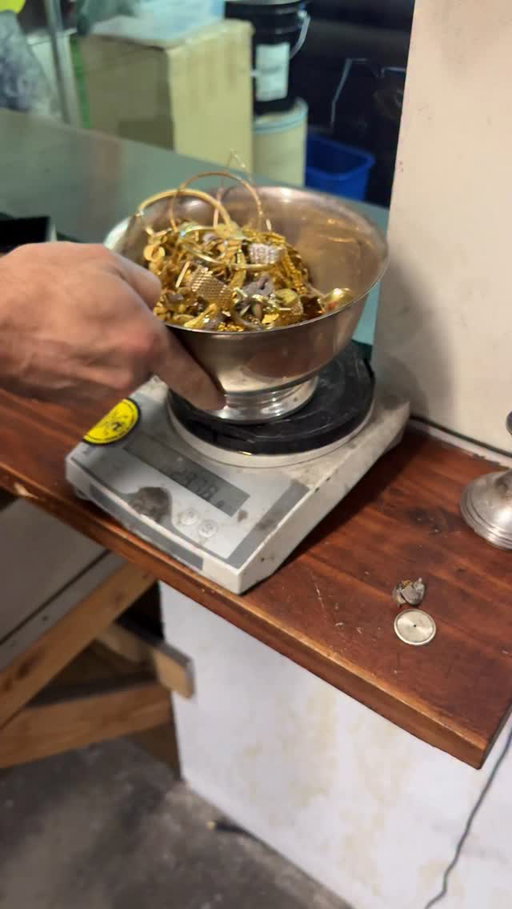 Smelting Scenes 

#wittercoin #break #silverlabel #goldlabel #coins #gold #goldcoin #cac #pcgscac #silver #silvercoin #silverstacking #rarecoin #coinshop #coinstore #sanfrancisco #goldbullion #silverbullion #preciousmetals #rarecoins #coincollecting #silverdollar #morgandollar #ngccoins