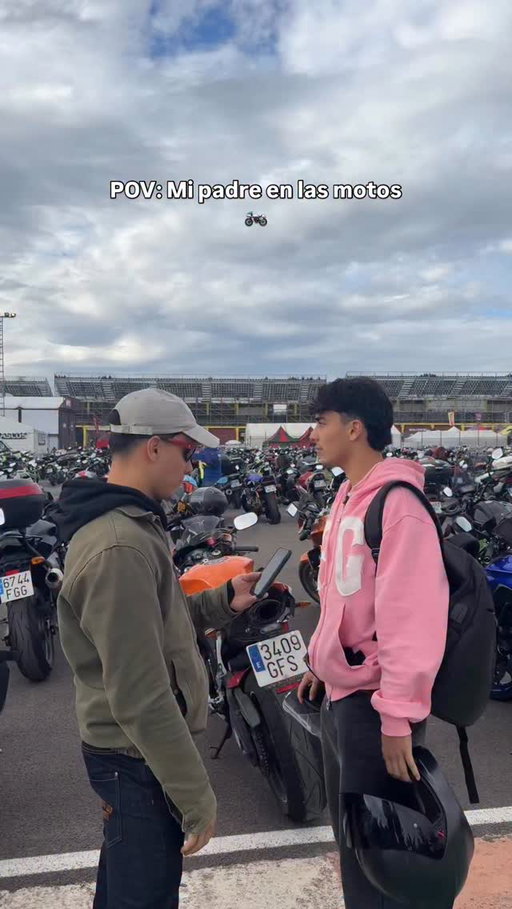 Mi padre y sus “conocimientos en motos” la que nos han liado…
@carpe_83 
#fyp #parati #humor #viral #motogp