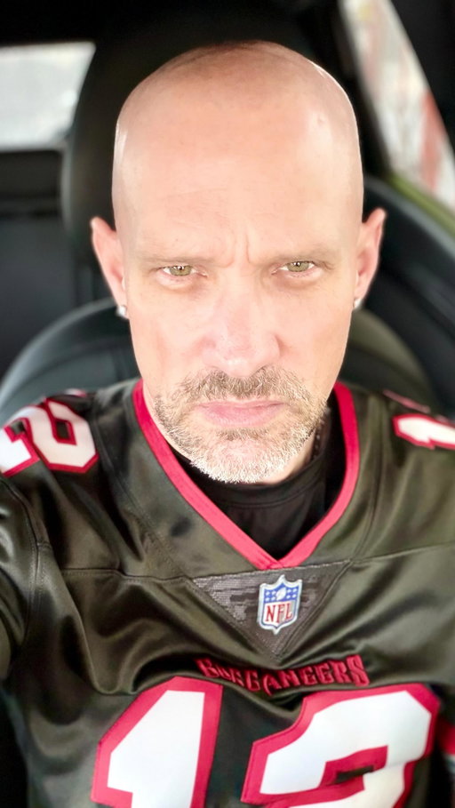 There are so many 🍆 drivers on the Tampa Bay roads. 🤬 Be safe.

#ahole #baddriver #Tampa #tampabay #florida #traffic #tampatraffic #richard #reels #explorepage