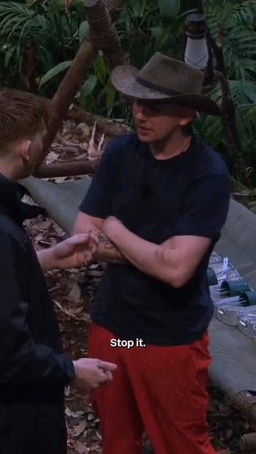 Aitch having a word with AngryGinge… that’s it… that’s the post 🤭

#IAC #ImACeleb