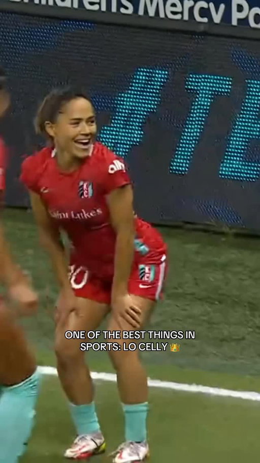 Comment your fave celly 👀💃 

@lomomma always bringing the joy to the pitch 👑