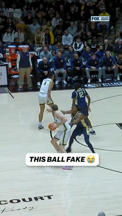 Bro FLEW past him on this ball fake 😮‍💨😮‍💨