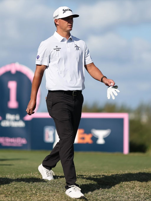 Absolute grind out in Bermuda this week💨 Thankful to grow up in Oklahoma to be ready for the wind this week!! Just short this week but excited to grind out a great week here on island time!! One more left @thersmclassic this week! So excited to see my girls again❤️ (Claire called that putt on the last slide😂)