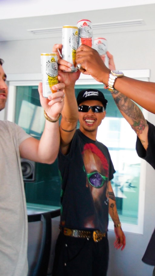 From Tropical Punch to Mango Passion Fruit Splash to Strawberry Kiwi Twist — we had all three White Claw Big Surf on deck while making this one,  ‘FREAKY’ out now. 

#ad #19+ 
@whiteclawcanada 
Please Enjoy Responsibly