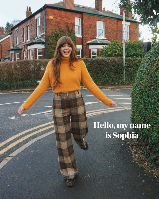 Let me introduce myself! Some of you have followed me for years, whilst lots of you are very new and so I thought I’d share a few facts about myself so you can get to know my story a little better. Full transparency, some facts feel a little scarier to share than others, so here it goes… 

Whether you found me through my blog way back when or through a sewing reel just last week, thank you so much for following me!