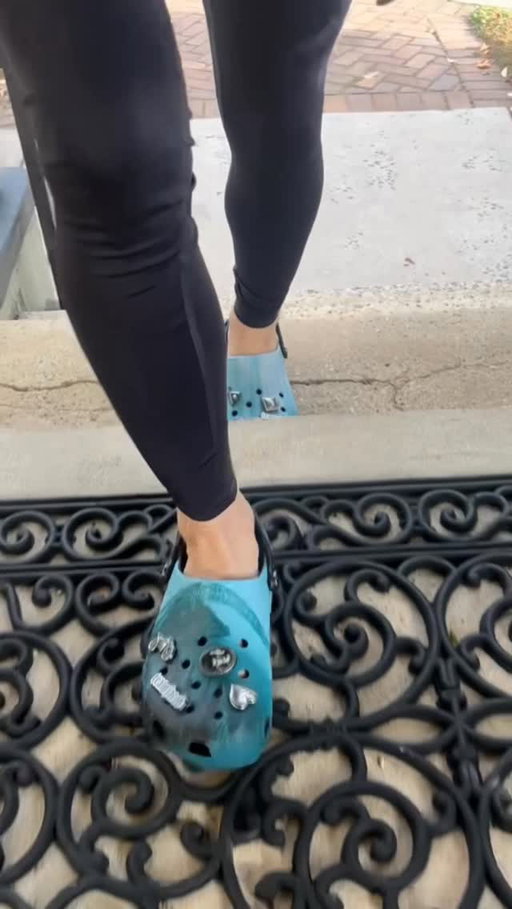 I've already seen you in these Twilight x
Crocs clogs… and guess what? You love them! @crocs