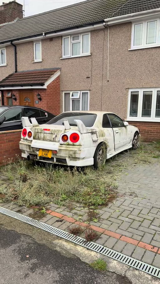 He Let Me Start His R34 for the First Time in 8 YEARS... And the Inside Was CRAZY 😳💩 Part 2