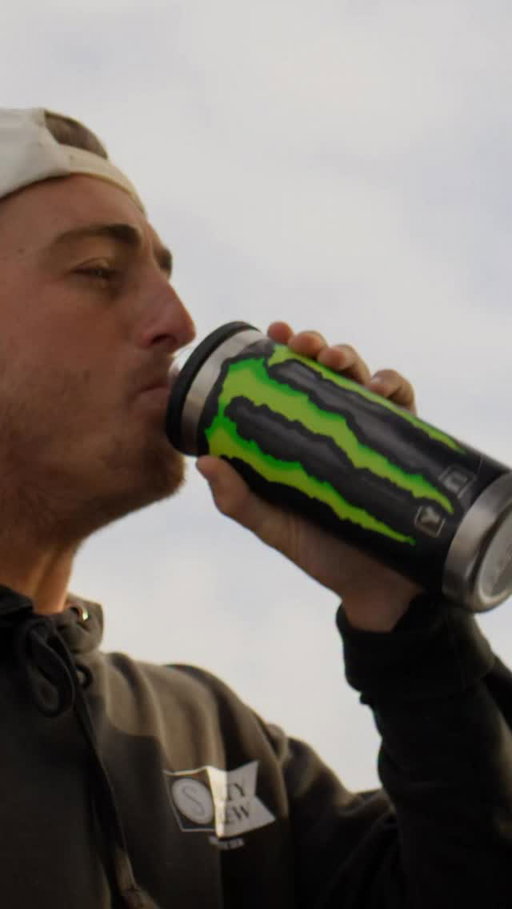 @monsterenergy 🗣️🔋
-
@yveswagner 🎥/💻