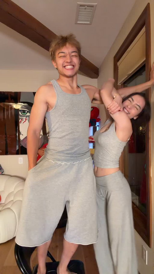 Vote JASONTHEWEEN and SAKURASHYMKO for STREAMER DUO OF THE YEAR 😎 thestreamerawards.com/vote