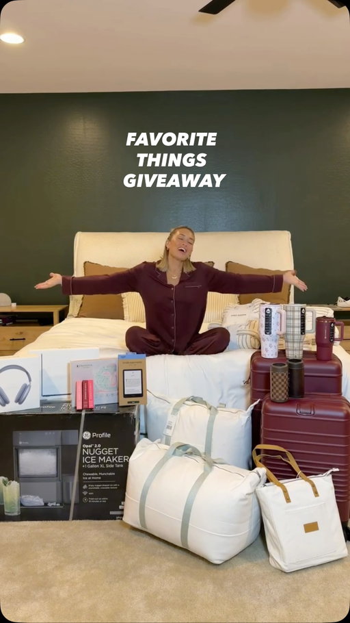 Truly couldn’t be here without each and every single one of you 💫 gifting one of you all of my favorite items in the reel above! so excited to be partnering with @cozyearth to make this possible!

💗Like this post
💗Tag a friend you are grateful for (each comment is an entry)
💗Follow @torhalford
💗Follow @cozyearth
 
Includes:
MacBook Pro
Airpod Max
Summer Fridays
Hydrojug
Beis Carry On
Beis Checked Bag
Cozy Earth Sheets
Cozy Earth Towels
GE nugget ice maker
Kindle
LED Red light face Mask

#cozyearthpartner
Giveaway ends 11/22 🤍 enter now!!