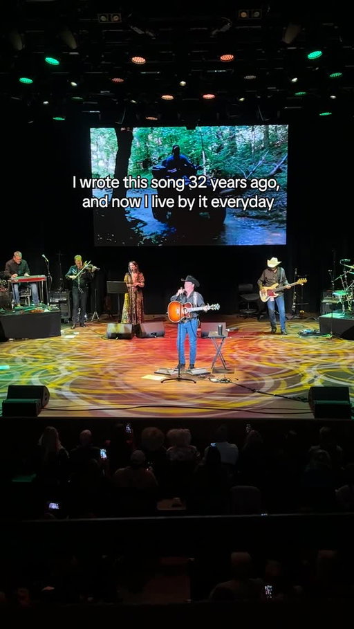 Still living life to the fullest everyday! 
#ryman #livemusic #90scountry #country