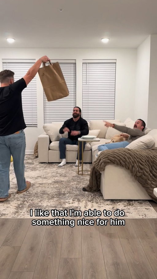 #AD Daniel’s watching the game with friends today so I sent him a little surprise with @zellepay so he could treat himself and the boys to some takeout while they enjoy the game. I love knowing I can send it when it really counts. Who has shown up for you? #WhenItCountsZelle