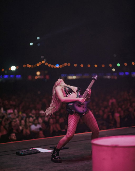 So excited to be back with the @machinegunkelly gang again 🖤 just going to @vanswarpedtour was always a dream of mine, let alone playing it!! Feeling super grateful for this life 🙏🏼
We’re only just getting started, get your tickets to the Lost Americana tour now!! 

📷 @samcahill @justtheletterk_img 

#mgk #machinegunkelly #warpedtour #lostamericana #tour #guitarist
