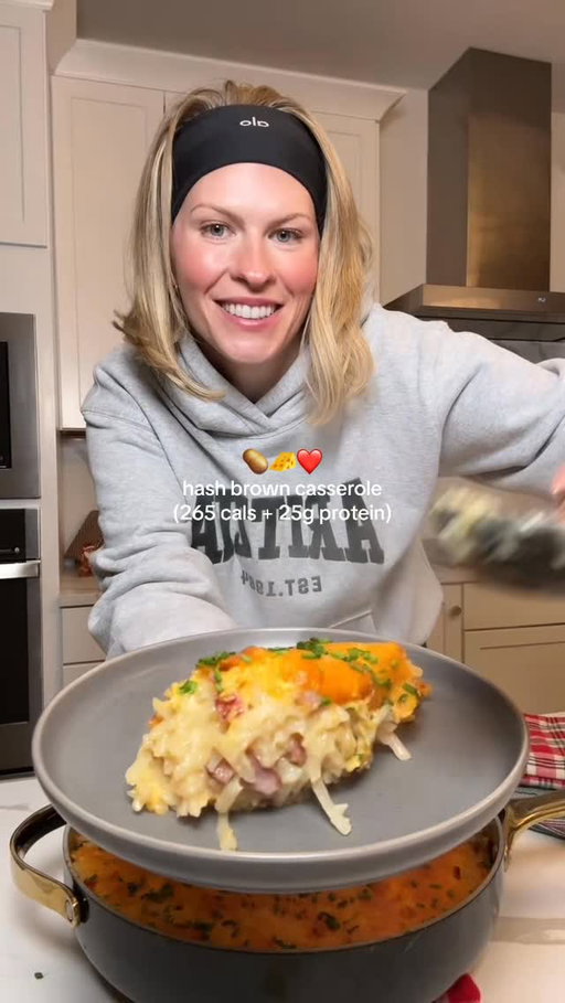 Hash Brown Casserole (265 cals +25g protein/ serving) This recipe makes 10 servings; they are 1 ¼ cups each: 
-2 bags Simply Potato Shredded Hashbrowns
-1 large, Onion
-2 tbsp minced garlic 
-1 lb Ham (cubed) 
-24 oz container, low fat Good Culture cottage cheese 
-1.50 cup, Shredded Reduced Fat Sharp Cheddar Cheese 
-Season to taste with salt, pepper, and paprika.
#potato #protein #cheese #thanksgiving #weightcarepartner #glp1 #pcos #pcosweightloss #weightlossjourney #caloriedeficit #protein #mom #beforeandafter #mealprep #hack #crackerbarrel