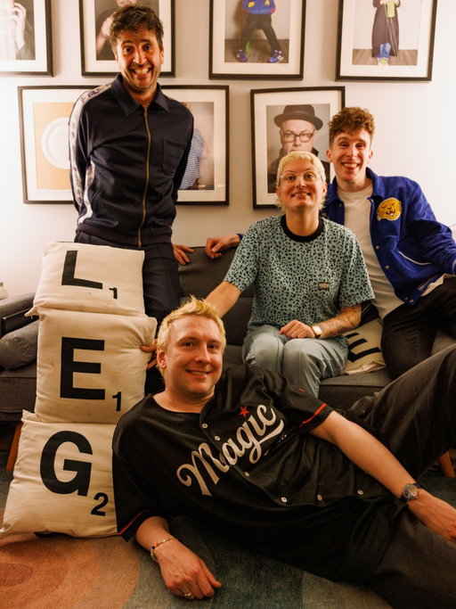 WHAT a line up 

@joelycett’s weekly Glee Birmingham residency continues with the phenomenal @larrydeancomedy @spencer_jones_actor & @harrietdyercomedy
