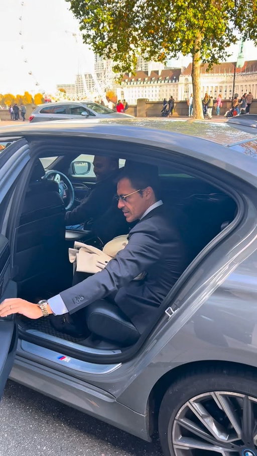 Lunch at Scott’s and then around Mayfair. Friends, the biggest sale of the year is now open in our store. We have already received thousands of orders, and for those of you who love real Italian style, this is a unique opportunity,don’t miss out. @otaa 

#madeinitaly #italianluxury #bespoke #tailoring #makemillions #otaa #london