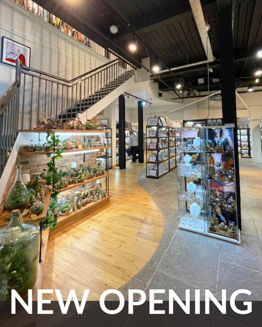 THERE’S A NEW MAKERS MARKET IN LEEDS 🎨🖼️

Searching for a place to pick up cute and quirky Christmas gifts? @artandsoulhub has you covered.

Their third site can be found in @queensarcade_leeds, with two award-winning shops already in Beverly and Hull.

With their new Leeds venue, they are set to support 250 indie artists, makers and creatives, bringing their signature warmth and inspiring atmosphere to the heart of our city.

Their mission is simple: advocate for and celebrate creative minds, and bring joy to their customers with every unique piece.

Expect jewellery, greeting cards, art prints, crochet, and all kinds of charming trinkets

Get your loved ones a present that no-one else in the world will have this festive season!

📍Art & Soul, Queens Arcade, Briggate, Leeds, LSI 6LF
🗓️ Monday to Saturday, 9:30am to 5pm | Sunday, 10:30am to 4:30pm