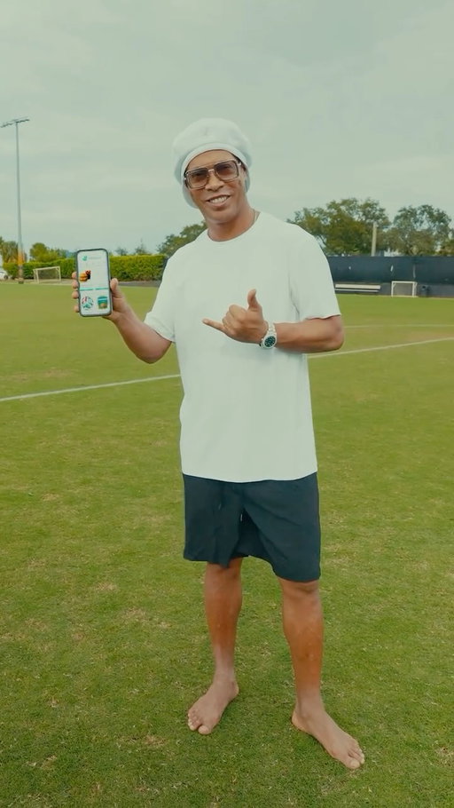 Unbelievable is on its way ⚽ 

Deliveroo is now a FIFA World Cup 2026™ and FIFA Women’s World Cup 2027™ supporter 🏆

@fifaworldcup @ronaldinho 
#FIFAWorldCup
