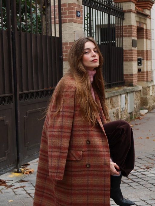 Colder days, warmer tones. My favourite combo lately. 🤎❄️ 
full outfit from @despetitshauts ! 
Everything is linked in my stories ✨
Publicité