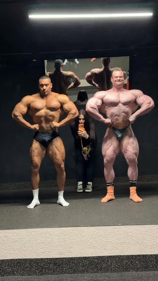Pose down with the biggest bodybuilder in Russia. What do you think his stack is? 320lbs and peeled. 
@danilov_sergey95 
@teampersonalrecord
