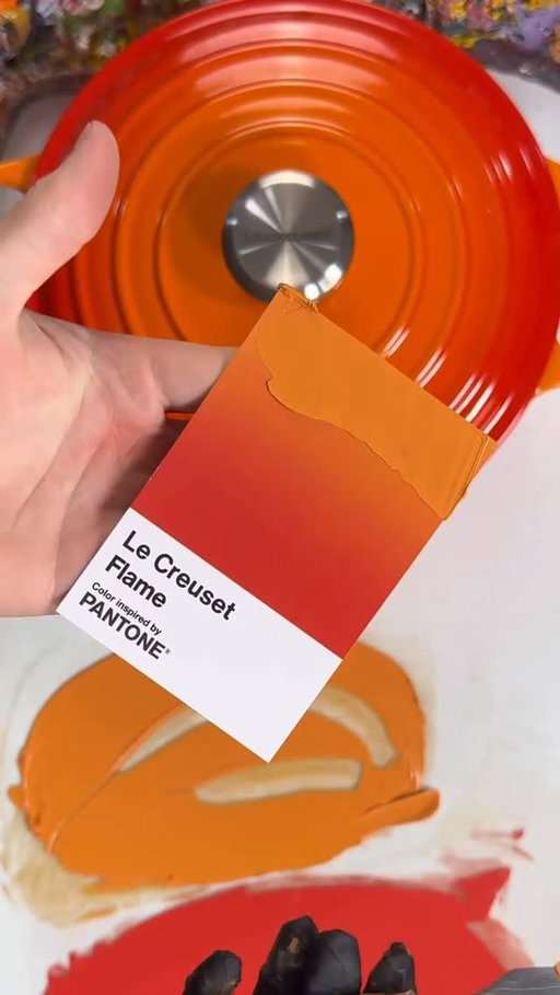 @fritzdoesart_ Color que reproduce el color original de Le Creuset, Flame — nacido del hierro fundido en 1925, un fuego que arde desde hace 100 años 🔥 @lecreuset x @pantonelatinoamerica #100YearsOfLeCreuset