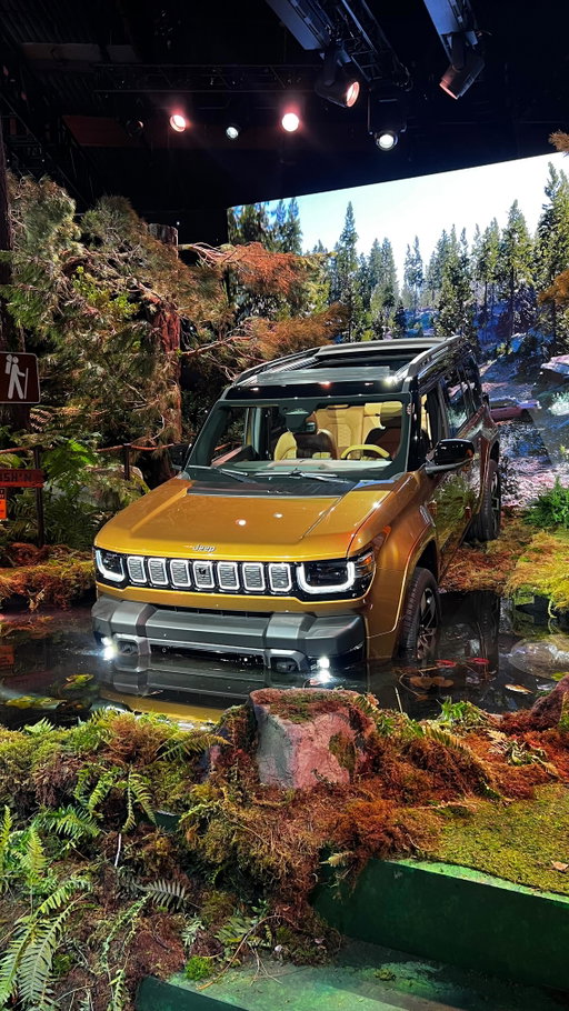 The @jeep Recon is the first trail rated electric SUV, and in order to earn that rating it needed to be able to cross a pretty decent amount of water. While two feet may not seem like a lot on paper, it turns out to be deeper than you’d expect in all reality. 

#jeep #recon #ev #jeeprecon