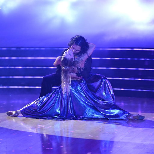 Come on raise your hands 🙌 Alix and Val’s #PrinceNight Viennese Waltz to “Purple Rain” was iconic for more than just the song 🤩 #DWTS