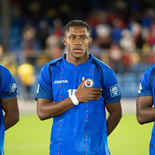 18 Novembre 2025 une date symbolique qui restera gravé à jamais je me suis engagé avec un groupe, une équipe, une famille ma nation. Je remercie le peuple Haïtiens pour tout leur soutien Mention spéciale à ma femme mon fils mon père, ma mère, mes frères. Qui m’ont soutenu de jouer pour la sélection haïtienne. Fierté à jamais #respectavie #pourlepeuple historique 🤍🇭🇹