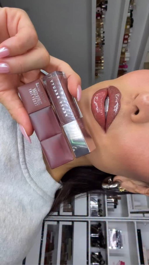 Chocolate Glazed lips 🤎🧸
@maybelline lifter liner shade Let’s Bounce + teddy tint in Mascara Tear 
@fentybeauty gloss bomb in Hot Chocolit 

#liptutorials #makeuptutorial