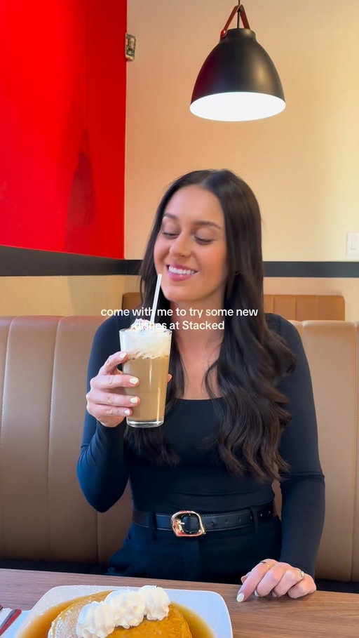 @stackedpancake just got a new menu and we had to try it out! 🥞

we tried the:

vanilla cupcake latte 
hot chicken sandwich 
honey butter pancakes
traditional chicken & waffles

#stackedpancakehouse #breakfast #breakfastclub #food #restaurant