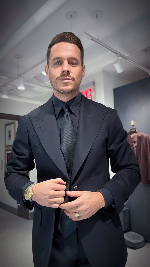 Simple Isn’t Easy, It Just Looks That Way @musika #MusikaNYC #BlackOnBlack #SubtleFlex #PrecisionCut #LuxuryTailoring #ElevatedBasics #moderntailoring #quietluxury