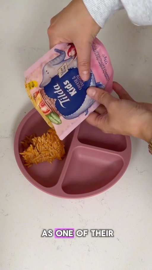 Busy evening dinners = solved 🙌🏼 Kids @tildarice pouches take 40 seconds and they’re 1 of their 5 a day. They’re a kitchen cupboard staple for me for those nights I’m running on empty!! Have you tried them? 🍚💛 ad #busymumlife #mumhacks #tildarice #mumoftwo #lazydinner