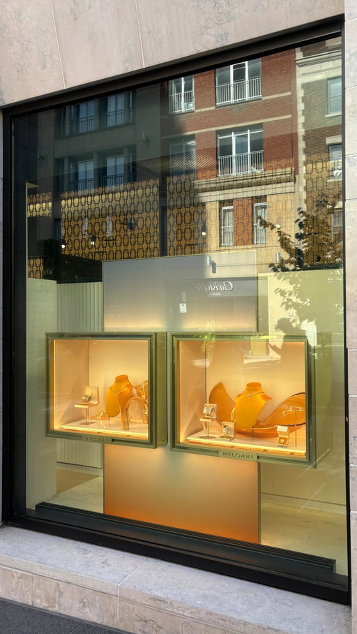 Au cœur de Montréal, notre boutique emblématique est plus qu’un lieu : c’est une expérience. Chaque visite devient une rencontre avec le savoir-faire et l’élégance. 

.

In the heart of Montreal, our flagship boutique is more than a destination, it’s an experience. Each visit is a meeting of craftsmanship and elegance.