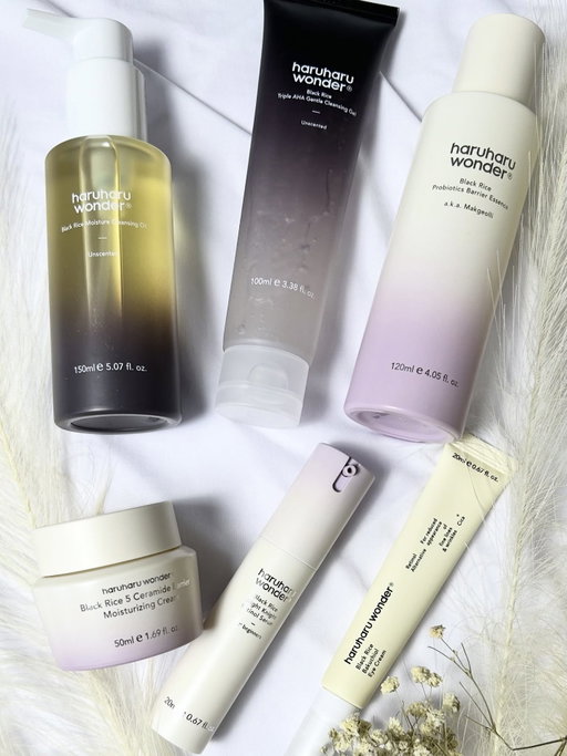 My nighttime routine with Haruharu Wonder has been giving my skin exactly what it needs, so here’s how each product works for me:

• Black Rice Moisture Deep Cleansing Oil — melts away makeup and SPF so effortlessly. It leaves my skin clean, silky, and never stripped. One of the gentlest cleansing oils I’ve used.

• Black Rice Triple AHA Gentle Cleansing Gel — my go-to second cleanse. It keeps my skin smooth and clear without feeling harsh. Perfect for days when my skin feels congested or dull.

• Black Rice Probiotic Barrier Essence — this step has genuinely strengthened my skin barrier. I wake up with calmer, more balanced skin, and my redness has noticeably reduced.

• Black Rice Night Knight Retinol Serum — beginner-friendly retinol that doesn’t irritate my skin. It helps with texture, keeps my skin looking fresh, and feels surprisingly gentle while still effective.

• Black Rice Bakuchiol Eye Cream — hydrates my under-eyes and makes them look more awake. I love that it’s soothing but still has that smoothing effect.

• Black Rice 5 Ceramide Moisturizing Cream — my final layer of nourishment. It hugs my skin with moisture and I always wake up soft, plump, and glowing.

This whole lineup has made my nighttime routine feel calming, intentional, and honestly so effective. My skin has been loving every step. ✨
@haruharuwonder_us_official  @haruharuwonder_official @haruharuwonderinfluencers 

Want to try this routine? Get these products at a discount from @yesstyle . Use my code ISHMOMENTS92

@yesstyleinfluencers 

#haruharuwonder #blackriceskincare #skinbarrierrepair #nightroutine #skincareroutine #koreanskincareroutine #probioticbarrieressence