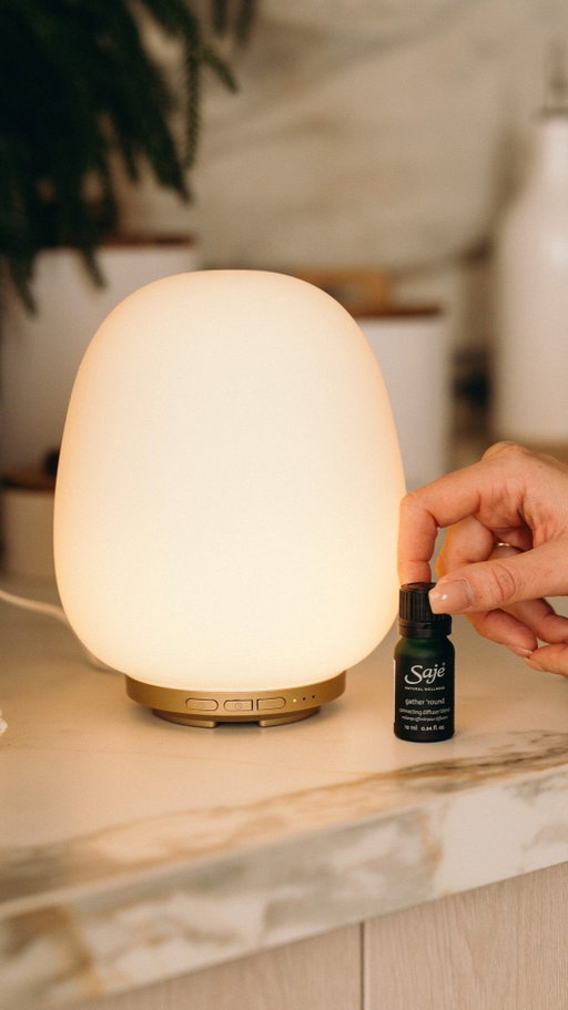 Bring nature’s magic home. A gentle glow inspired by the moon + diffuser blends powered by plants. 🌙 

Link in bio to shop the limited edition Aroma Luma diffuser!