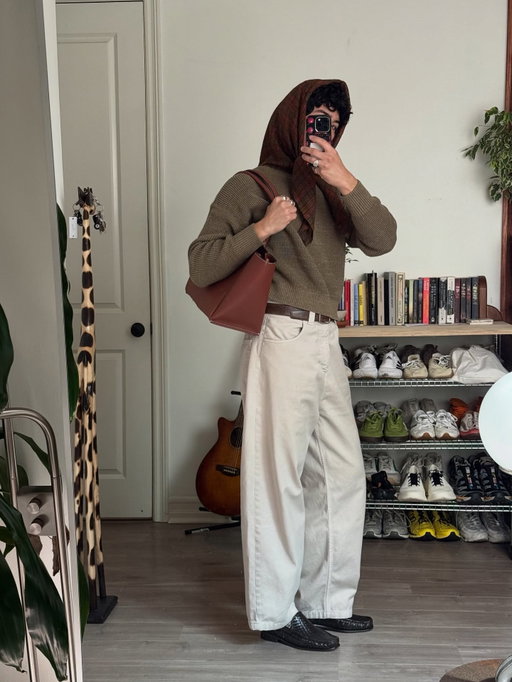Semi-recent mirror fits or whateva. I never take photos in my best fits 🙄