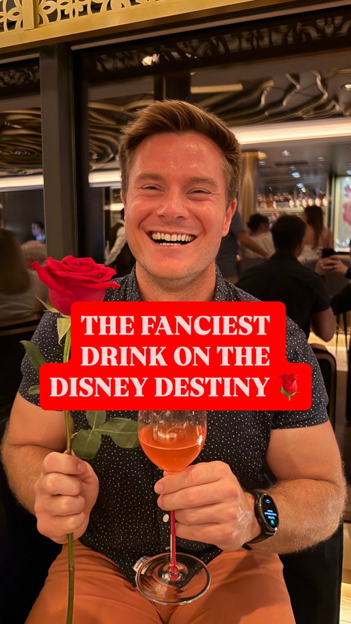 Isn’t it gorgeous 🥹🌹 there’s always that one friend that has to try the most extravagant drinks, well luckily this ship has a ton 🥰 welcome about the new #disneydestiny I have loved spending time on this ship! Tag your besties and start planning this trip, you won’t regret it ❤️🚢