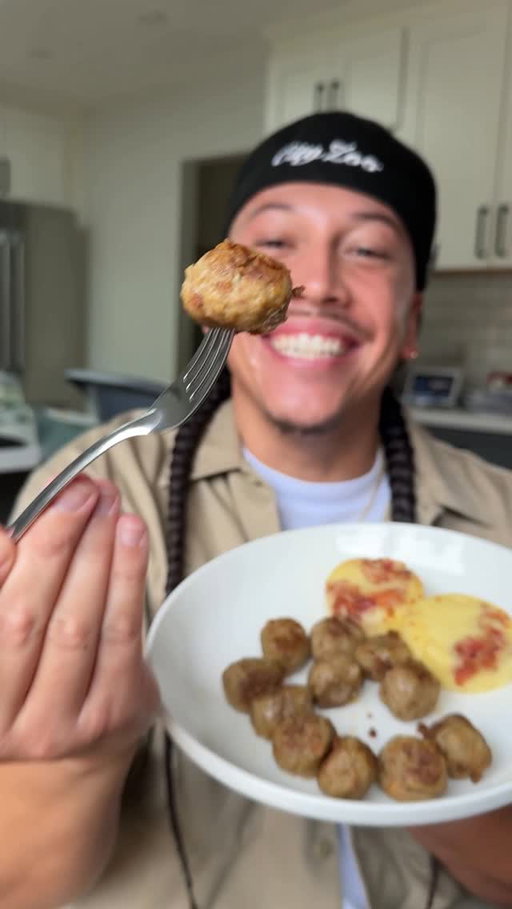 My Go To Quick & Easy Breakfast! @amylufoods Breakfast Bites Just Launched At Costco’s In The Bay Area! You Know I Love My Costco Hauls 🔥 And With 14 Grams Of Protein?! 💪🏼 #amylufoods #amylufoodspartner