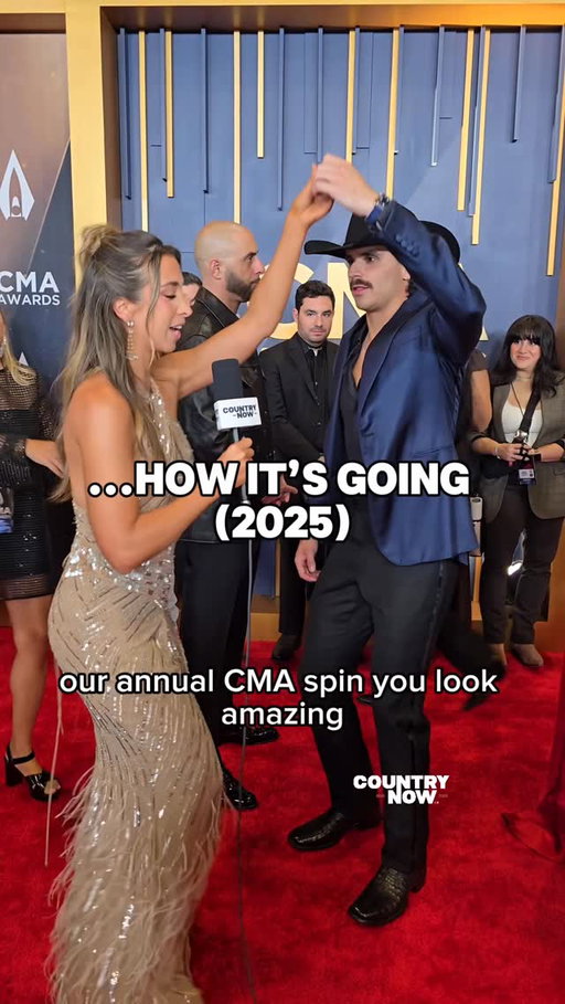 @katieaustin & @tuckerwetmore have their annual spin on the CMA Red Carpet! ❤️✨

#countynow #countrymusic #tuckerwetmore #nashville #cmaawards