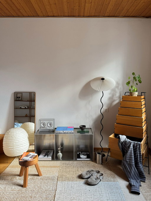 enjoying my space before heading off on a little trip✨
.
.
.
.
#boyapartment #boyandgirlapartment #apartmenttherapy #interiordesign #homedecor #homeaesthetics #homevibes